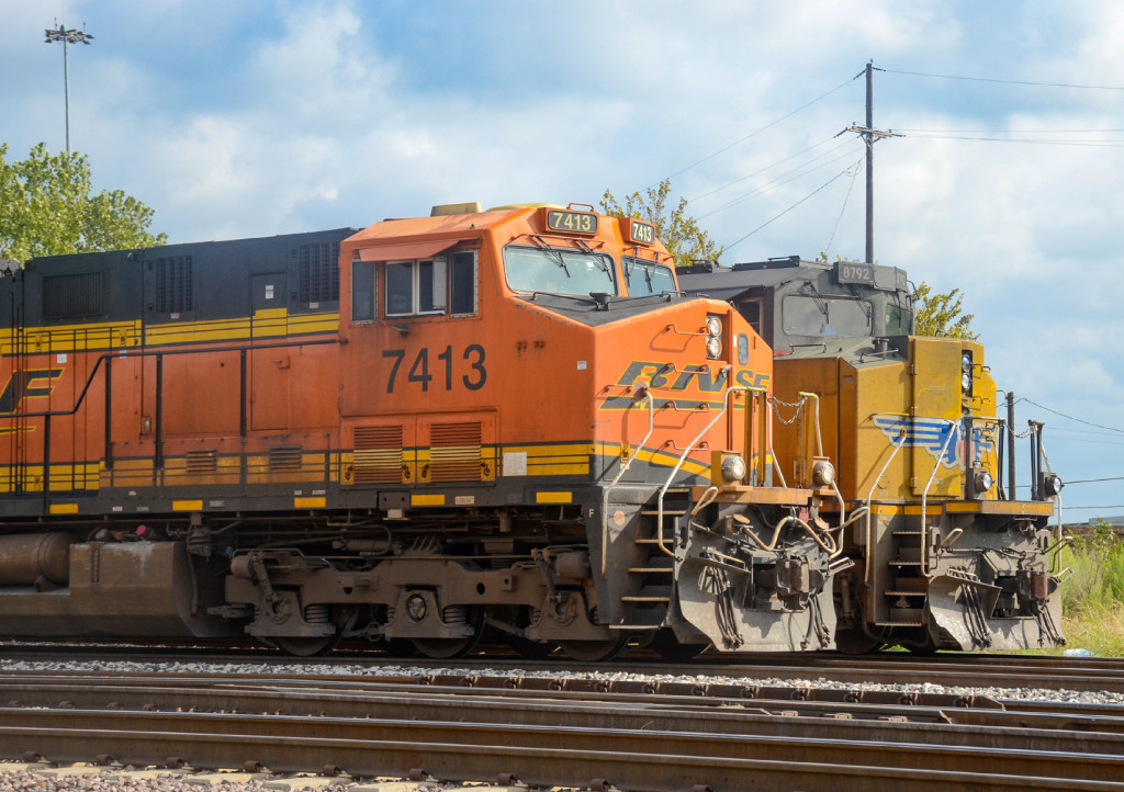BNSF and UP Side by Side